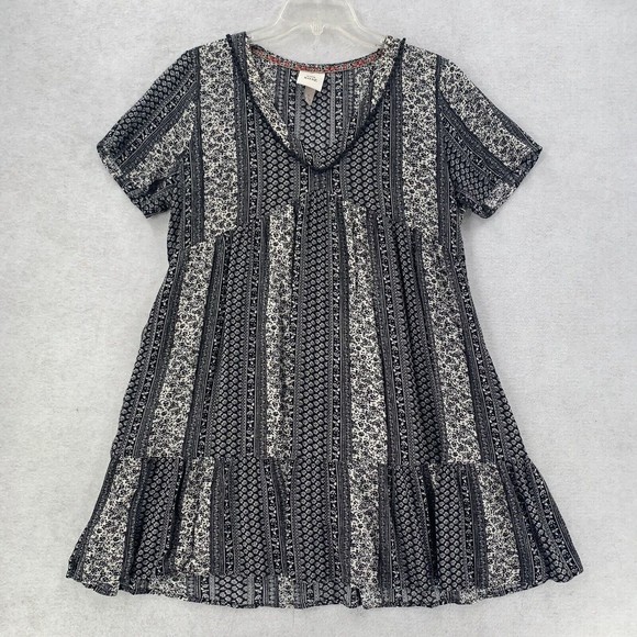 Knox Rose Dresses Knox Rose Short Sleeve Black Floral Tiered